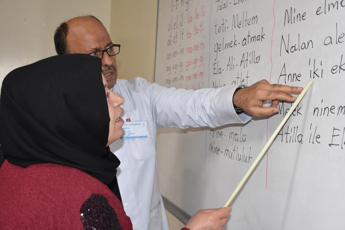 Gaziantep'te kadınlar okuma yazma öğreniyor
